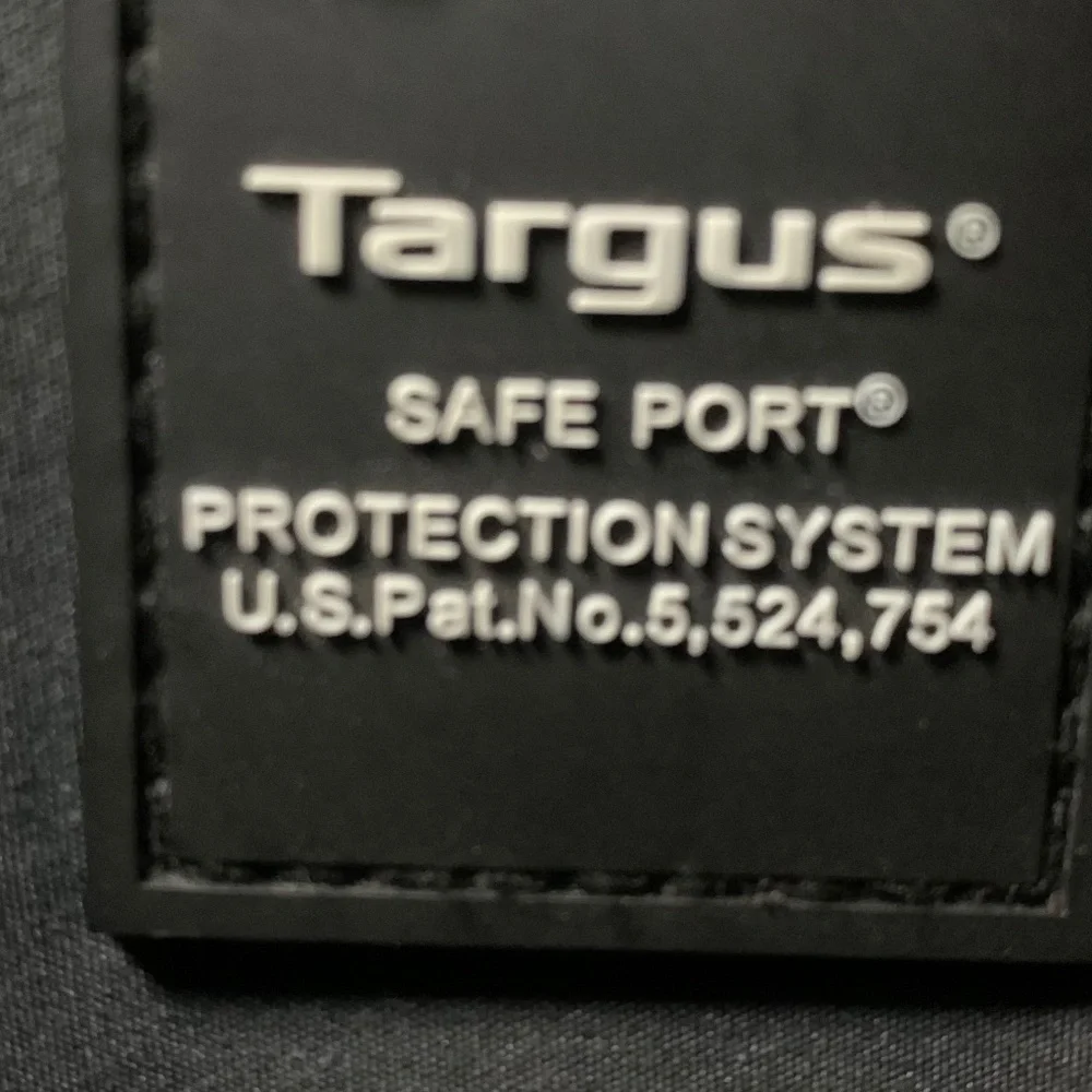 Targus Soft Port Meridian II Laptop Case NWOT